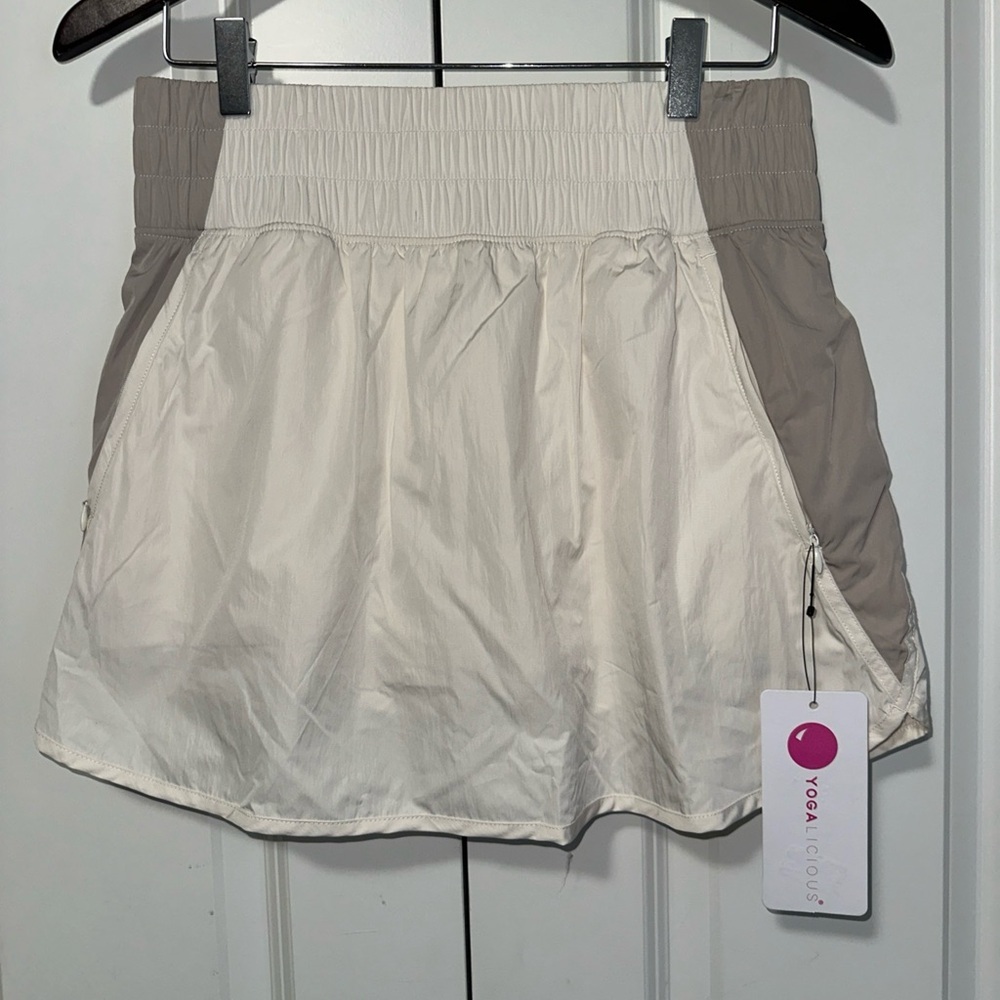 Yogalicious Two-Tone Cream and Taupe Women's Skort